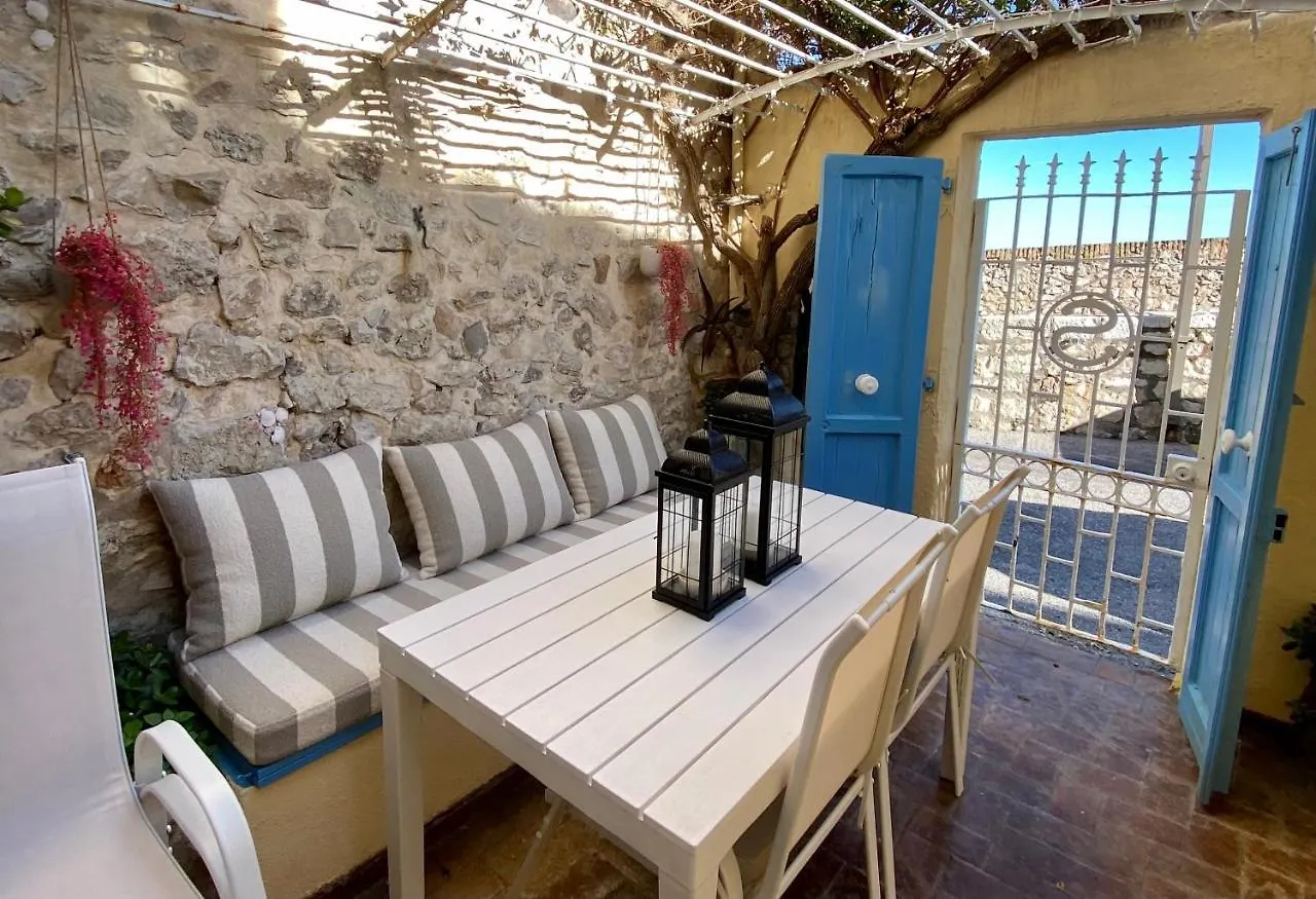 Holiday home Antibes - Maison De Pecheur Renovee - Terrasse Face A La Mer